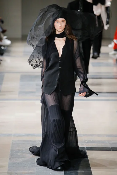 Look 37
